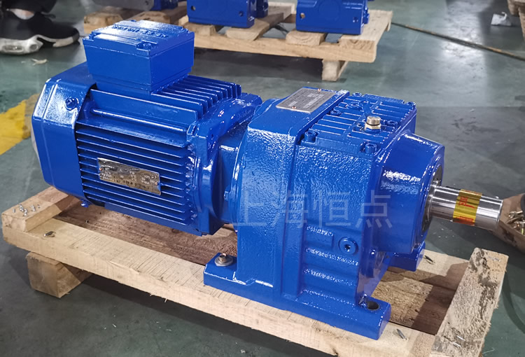 R47系列減速機配電機，藍色油漆實物照片