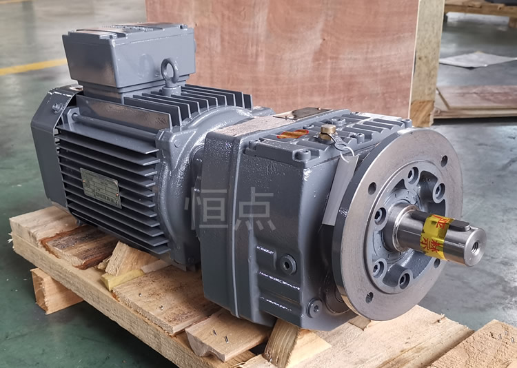 RF47系列減速機配直聯電機，立式安裝 輸出法蘭+軸 實物圖