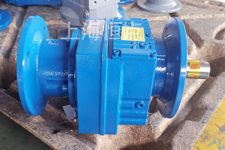 RF57減速機 圓法蘭輸入 法蘭+單軸輸出 實物圖