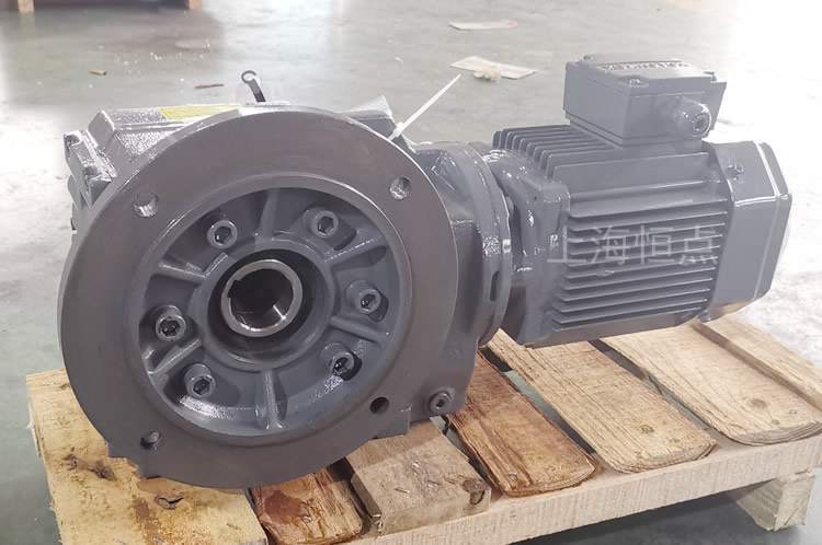 KAF67減速機 輸入配電機 輸出通孔+輸出左法蘭 實物圖 -恒點原創