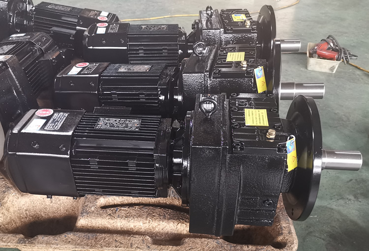 RF77減速機 立式安裝 法蘭輸出 輸入配方殼電機 實物照片 -上海恒點