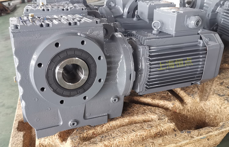 SA77系列減速機輸入配電機，輸出通孔，常用件實物圖