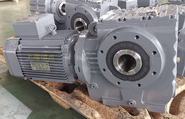 SA77系列減速機輸入配電機，輸出通孔，常用件實物圖