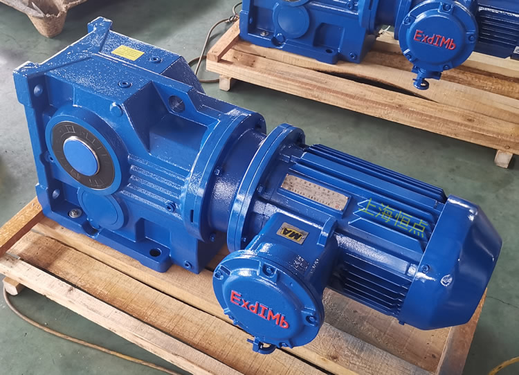 KAB97減速機 輸入配過度法蘭+防爆電機 輸出通孔 實物圖